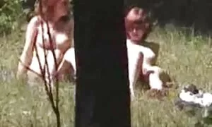 Prsata teen masturbira prije full move porno nastave