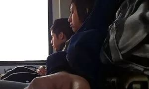 Studentica zrelih grudi Diva je uživala u zajebanciji s kolegom studentom video pornp xxx