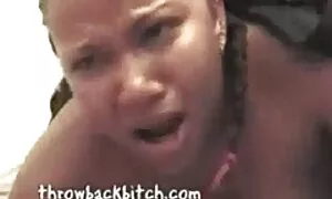 Seksi xxx vintage free pilić se izvlači u kupaonici
