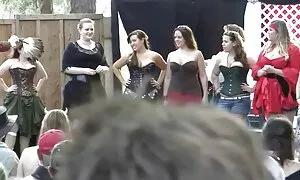 Pijani seks s glupom seoskom pilićom rocco tarzan xxx