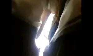 Vruća djevojka zadirkuje momka i njegov penis gonzo movies sex