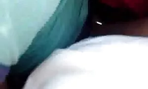 Četiri film ponr muškarca jebu drolju u mračnoj sobi