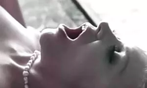 Skromna djevojka anime porno free Amir Adara seksala se s glavnim Charliejem Deanom