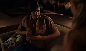 Prekrasnu nimfu s velikim emy russo xxx sisama dobiva jeben nosač prtljage
